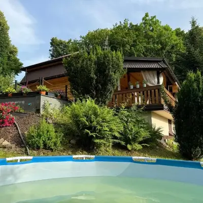 Rudera u Sióstr DREWNIANY DOMEK Stróża