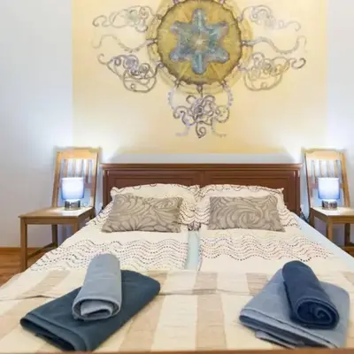 The quiet blue home in the city center!
