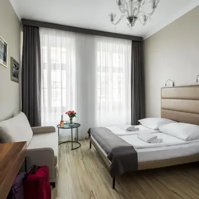 G12 Aparthotel