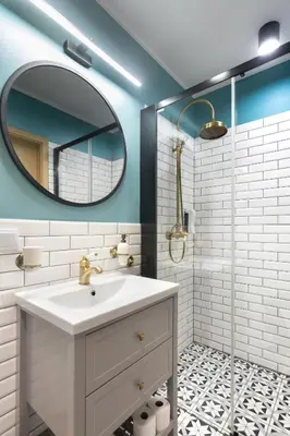 a bathroom with a sink and a mirror at Mary&Arte Apartments Grzegórzecka 15 in Kraków