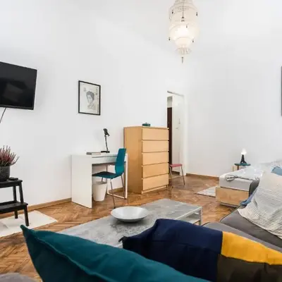 Apartments in The Jewish Quarter - LOW STANDARD - 10' Main Square - by Upstairs