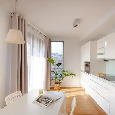 Spacious apartment close to Main Station / Galeria Krakowska