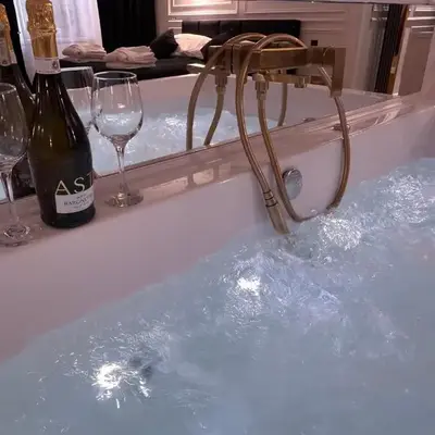Apartament z Jacuzzi Kraków SHINE Starowiślna